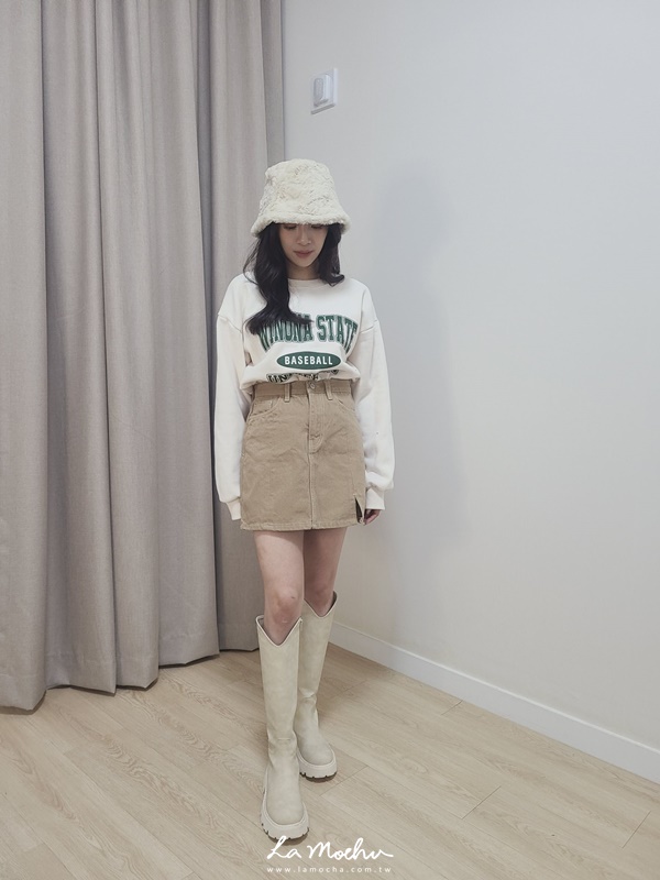 外縫線小開衩牛仔短裙